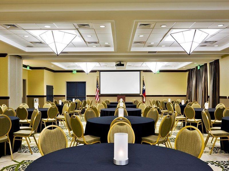 Holiday Inn San Antonio Northwest- Seaworld Area By Ihg Exterior photo